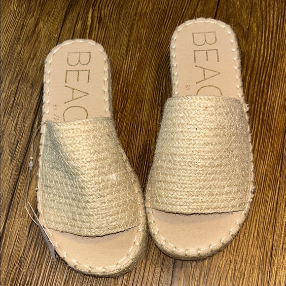 Beach By Matisse Shoes - Beige Woven Slide Sandals
